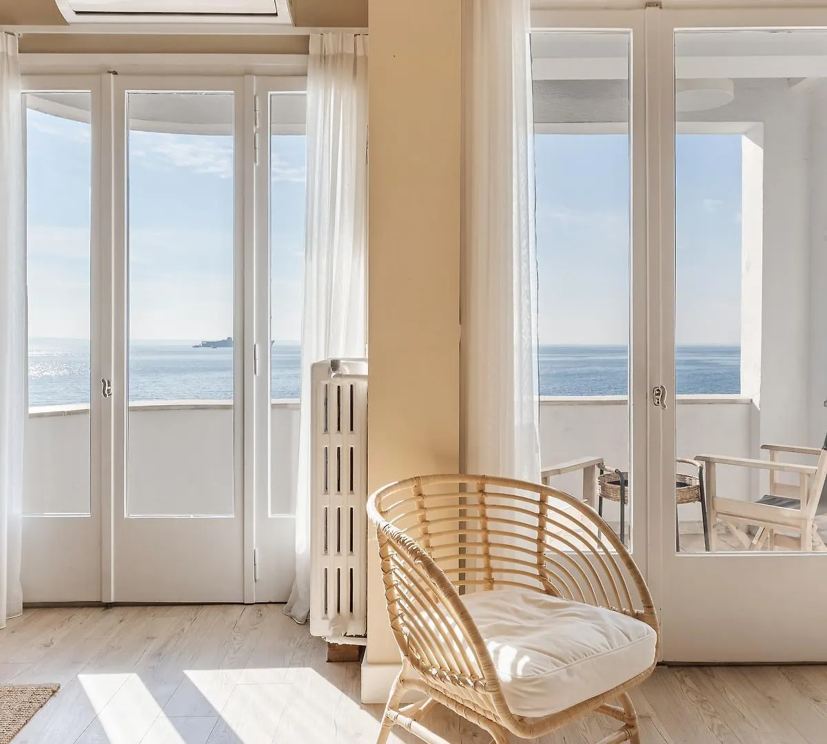 Infinity & Beyond By Halu! - Seafront Apartments Thessaloniki