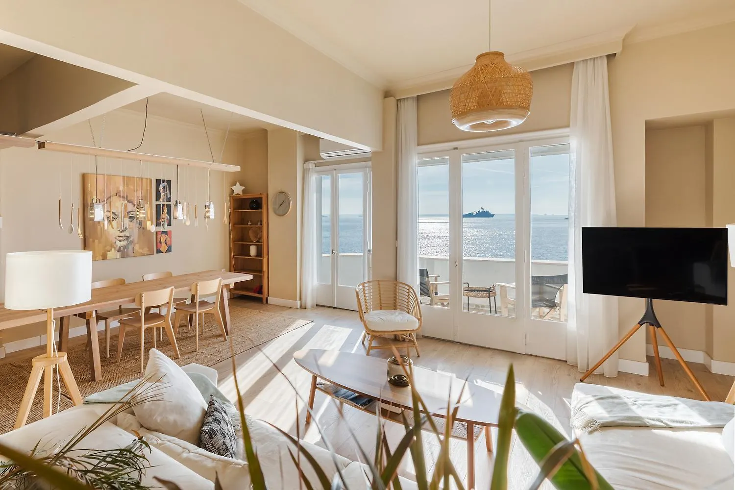 Infinity & Beyond By Halu! - Seafront Apartments Салоники