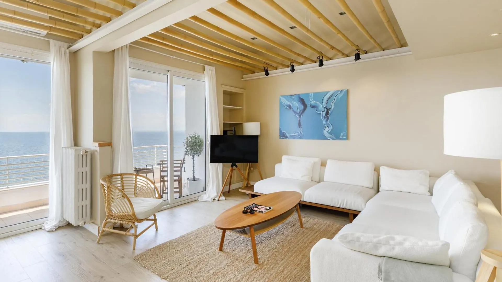 Infinity & Beyond By Halu! - Seafront Apartments Thessaloniki